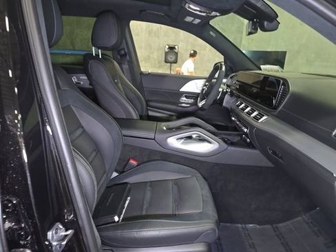 Used 2025 Mercedes-Benz GLS 63 AMG 4MATIC image 8