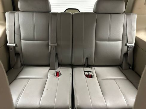 Used 2007 GMC Yukon SLT w/ SLT Preferred Equipment Group AWD/4WD image 15