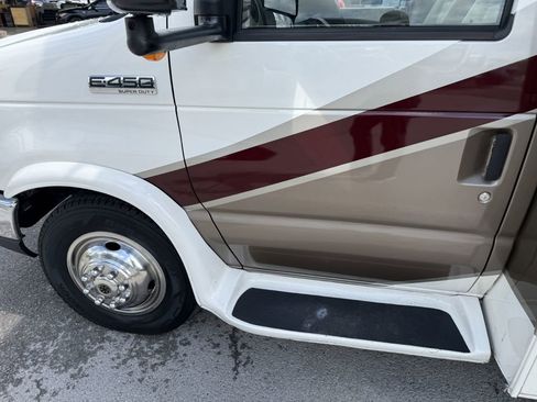Used 2019 Ford E-450 and Econoline 450 Super Duty w/ Motorhome Prep Package RWD image 31