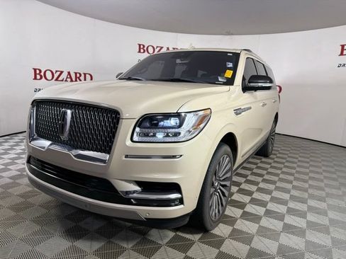 Used 2018 Lincoln Navigator Reserve w/ Technology Package AWD/4WD image 4