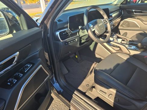New 2025 Kia Telluride S image 4