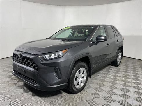 Certified 2022 Toyota RAV4 LE image 3