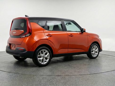 Used 2025 Kia Soul LX w/ LX Technology Package image 9