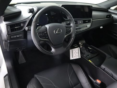 Used 2025 Lexus ES 300h w/ Accessory Package (Z1) FWD image 10