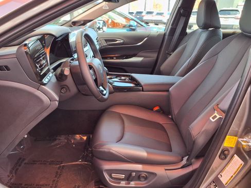 Used 2026 Toyota Mirai RWD image 15