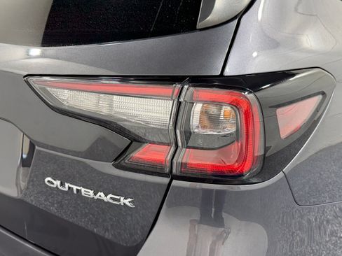 Used 2022 Subaru Outback Premium AWD/4WD image 17