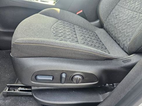 Used 2024 Chevrolet Equinox LT FWD image 43