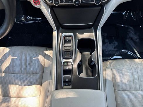 Used 2019 Honda Accord Touring image 23