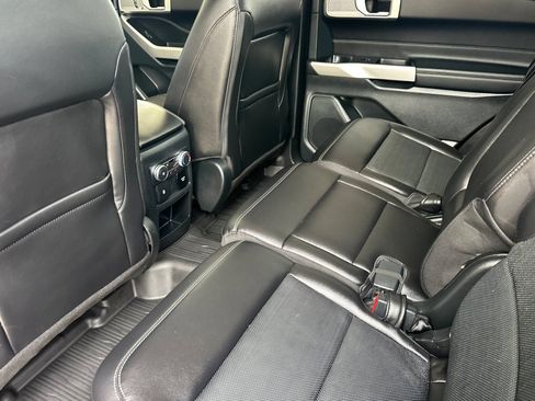 Used 2021 Ford Explorer Limited w/ Hybrid Equipment Group 310A AWD/4WD image 9