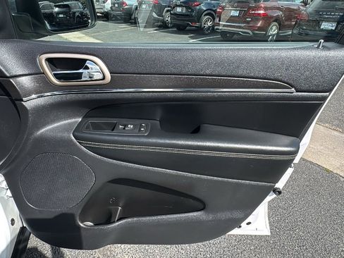 Used 2016 Jeep Grand Cherokee Limited AWD/4WD image 19