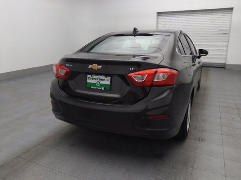 Used 2017 Chevrolet Cruze LT w/ Convenience Package FWD image 7