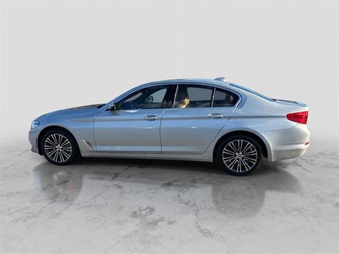 Used 2018 BMW 530i xDrive w/ Premium Package image 2