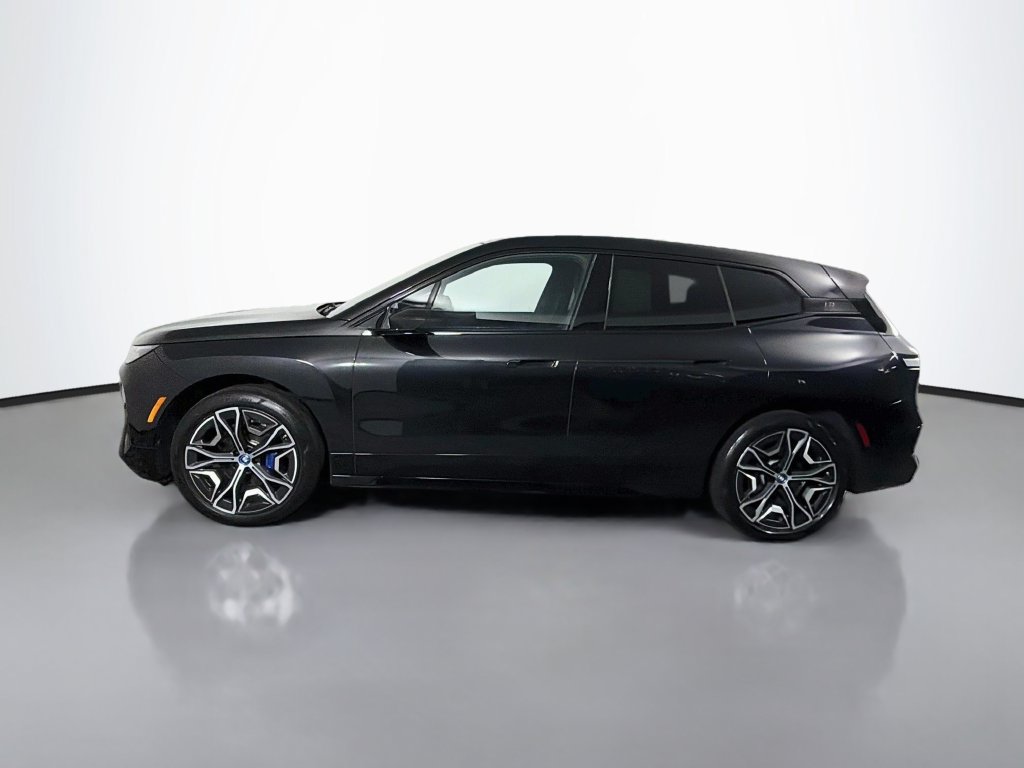 Used 2024 BMW iX xDrive50 w/ Sport Package AWD/4WD image 4
