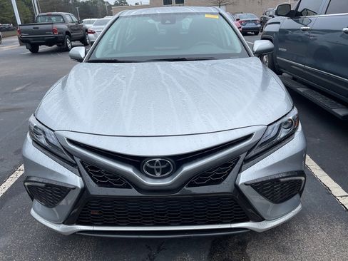 Used 2023 Toyota Camry XSE image 3