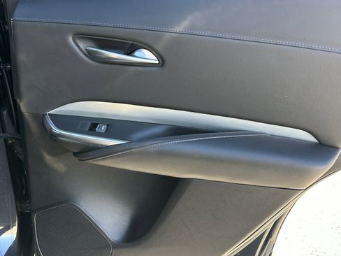 Used 2023 Cadillac XT4 Premium Luxury image 16