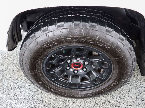 Used 2024 Toyota 4Runner SR5 Premium w/ Moonroof Package AWD/4WD image 11