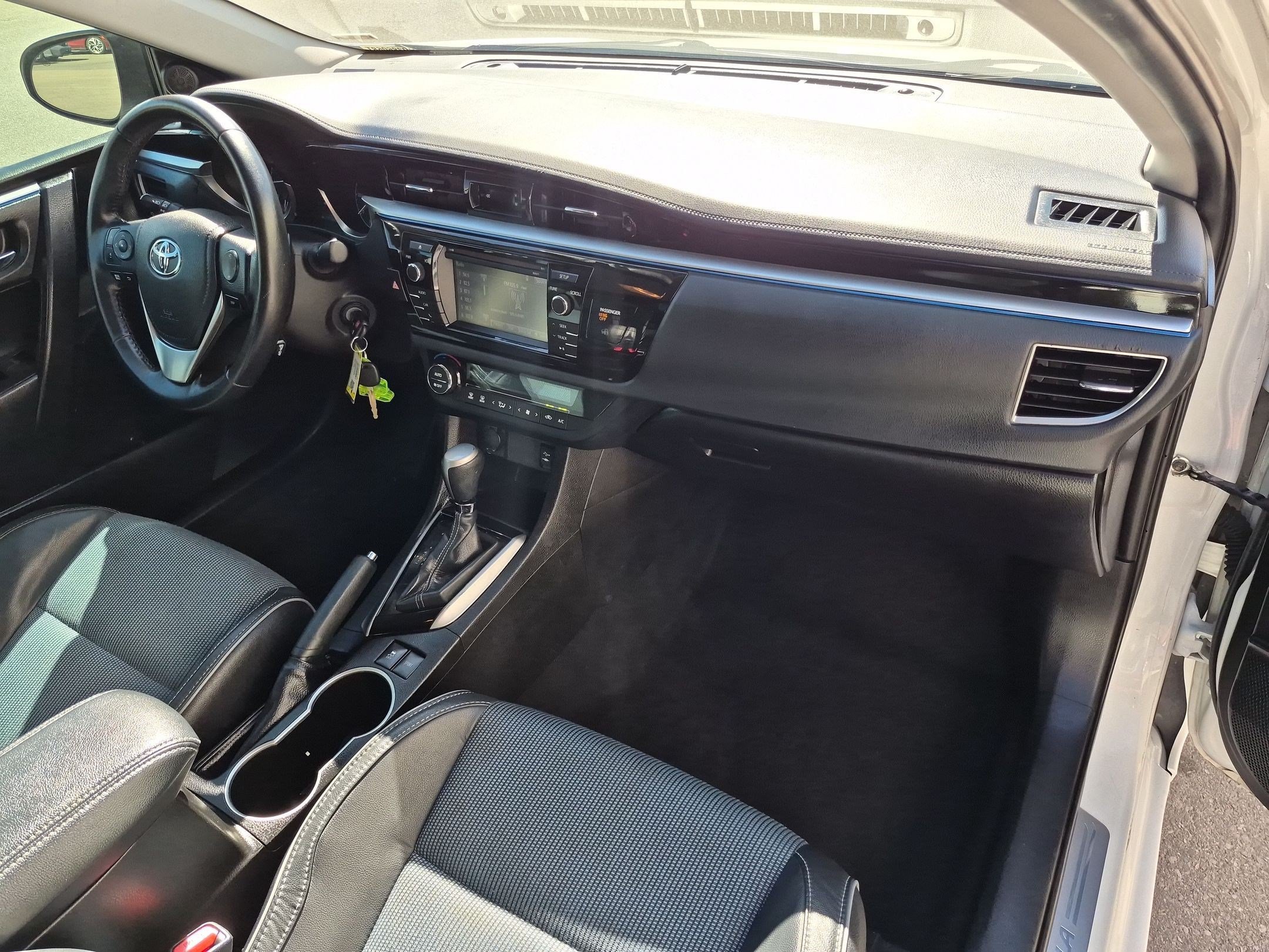 Used 2016 Toyota Corolla S w/ Body Protection Package #1 FWD image 32