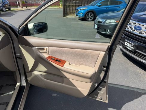 Used 2005 Toyota Corolla CE FWD image 15