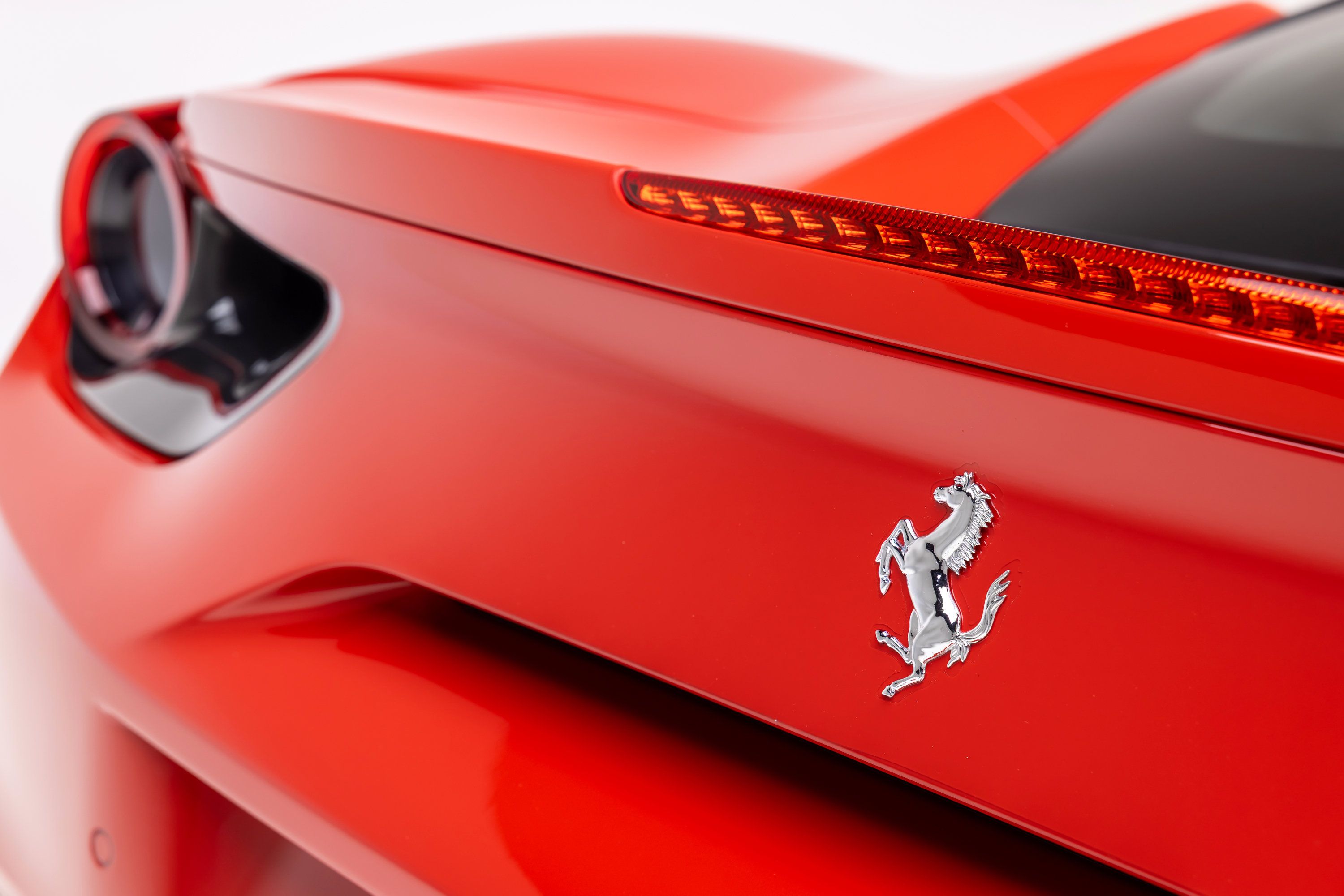 Certified 2018 Ferrari 488 GTB RWD image 23