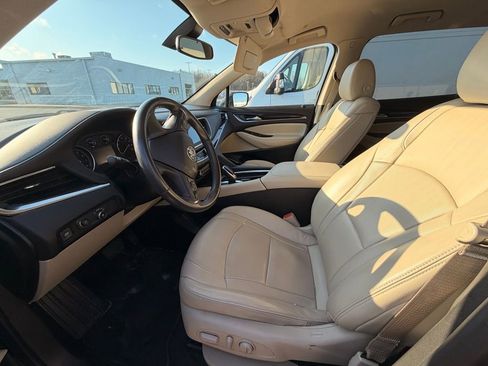 Used 2021 Buick Enclave Essence w/ Sport Touring Edition image 12