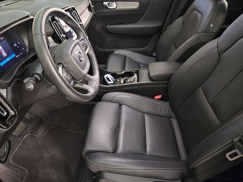 Certified 2026 Volvo XC40 B5 Plus AWD/4WD image 3