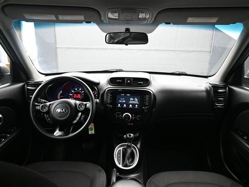 Used 2019 Kia Soul + FWD image 11