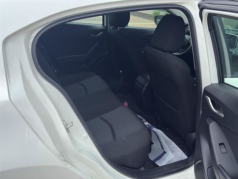 Used 2016 MAZDA MAZDA3 i Sport FWD image 7