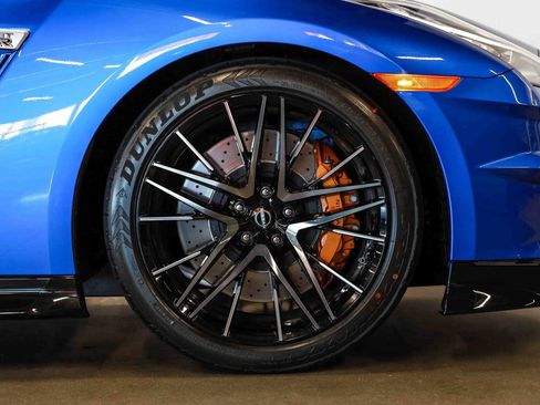 Used 2024 Nissan GT-R w/ Floor Mat Package AWD/4WD image 16