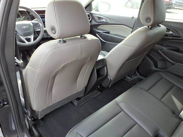 New 2026 Chevrolet Trax ACTIV w/ Sunroof Package FWD image 9
