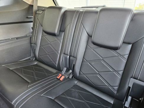 Used 2025 Volkswagen Atlas SE FWD image 30