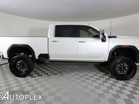 Used 2025 GMC Sierra 2500 Denali Ultimate image 4