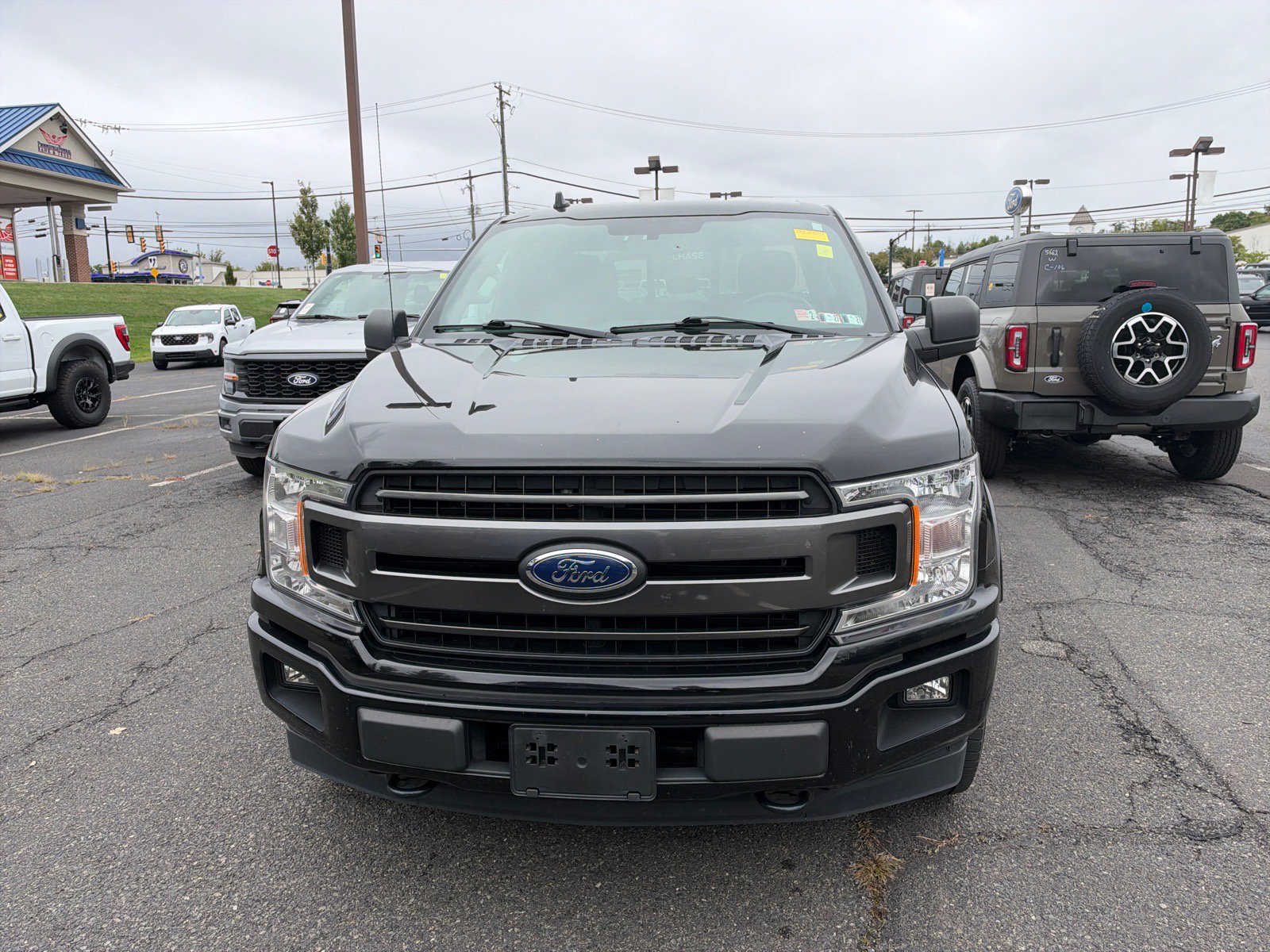 Used 2018 Ford F150 XLT w/ Equipment Group 302A Luxury AWD/4WD image 2