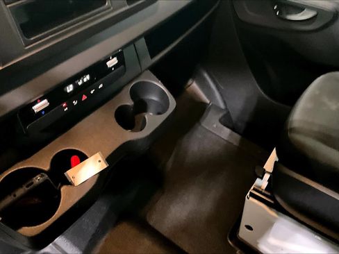 Used 2021 Mercedes-Benz Sprinter 2500 image 15