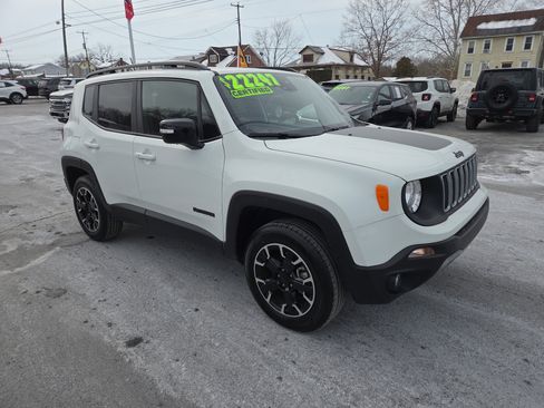 Certified 2023 Jeep Renegade Latitude AWD/4WD image 1