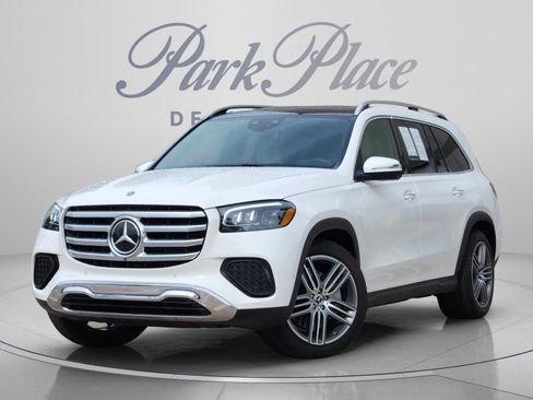 Used 2025 Mercedes-Benz GLS 450 4MATIC image 1