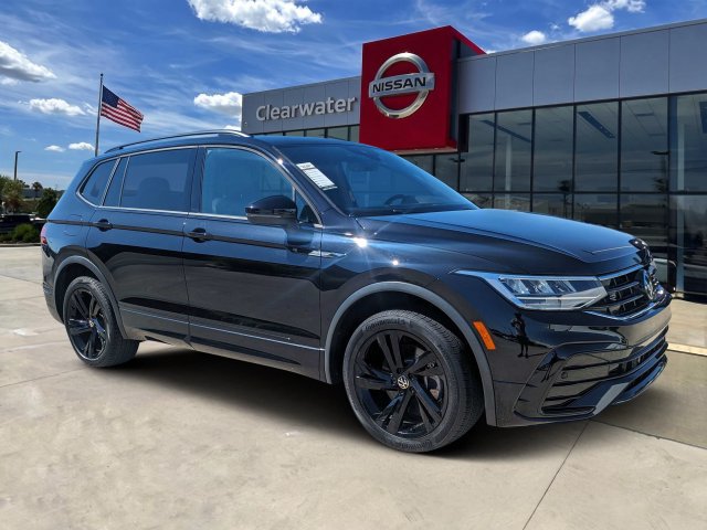 Used 2024 Volkswagen Tiguan SE R-Line FWD image 1