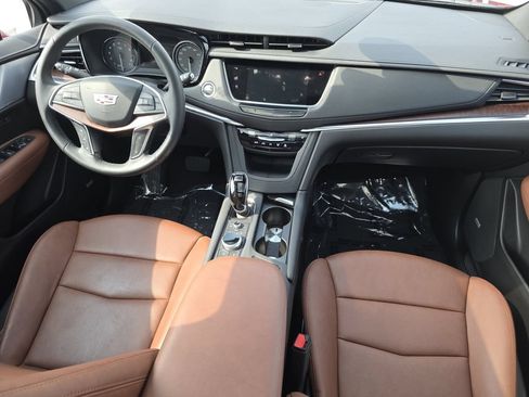 Used 2025 Cadillac XT5 Premium Luxury w/ Technology Package AWD/4WD image 22