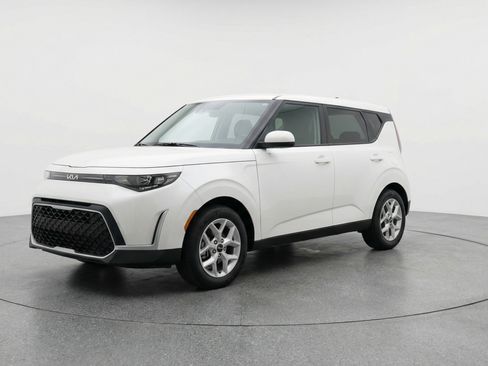 Used 2025 Kia Soul LX w/ LX Technology Package image 3