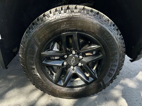 Used 2019 Chevrolet Silverado 1500 Custom Trail Boss w/ Custom Convenience Package image 17