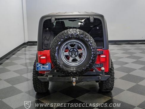 Used 2005 Jeep Wrangler Unlimited Rubicon w/ Security Group AWD/4WD image 35