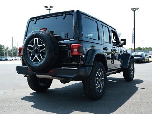 Certified 2025 Jeep Wrangler Unlimited Sahara AWD/4WD image 6