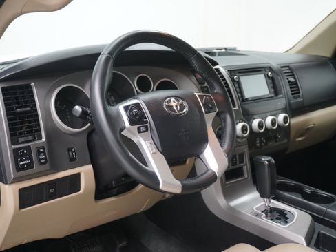 Used 2016 Toyota Sequoia SR5 image 10