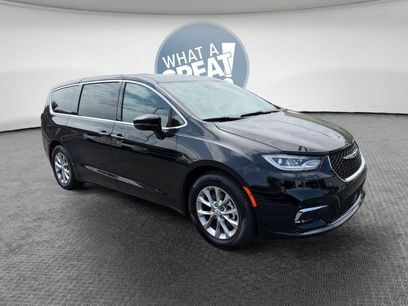 Used 2026 Chrysler Pacifica Limited