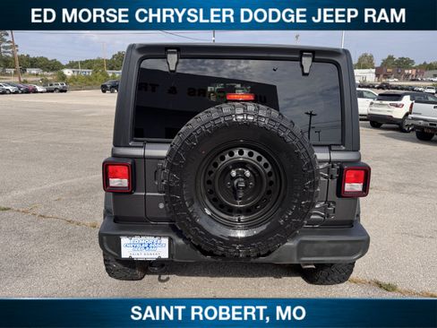 Used 2018 Jeep Wrangler Unlimited Sport S image 3