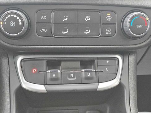 Used 2024 GMC Terrain SLE AWD/4WD image 24