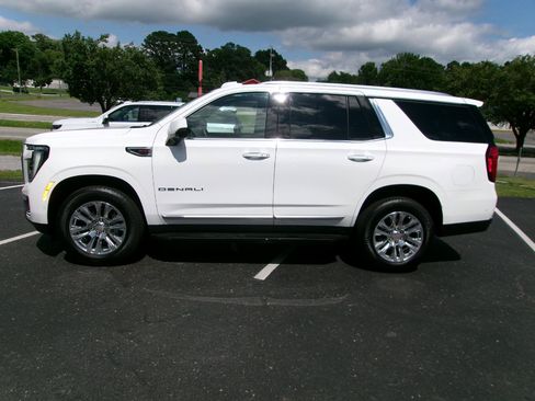 Certified 2025 GMC Yukon Denali AWD/4WD image 6