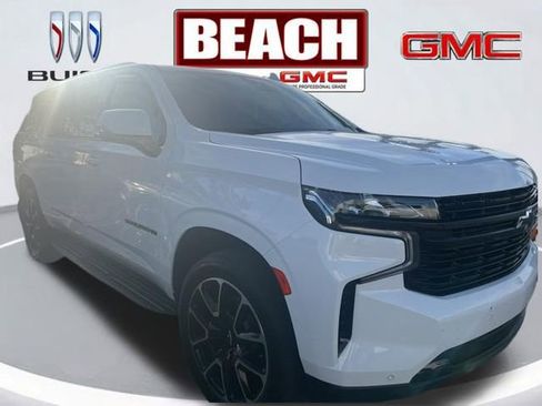 Used 2024 Chevrolet Suburban RST w/ Luxury Package image 3