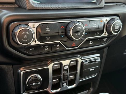 Used 2021 Jeep Gladiator Sport AWD/4WD image 26