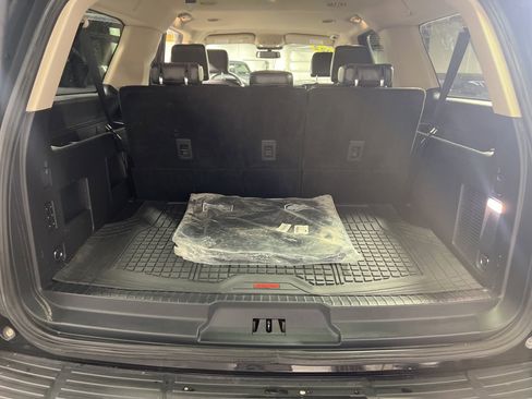 Used 2022 Ford Expedition Max XLT image 9