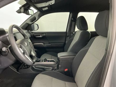 Used 2021 Toyota Tacoma TRD Sport w/ Technology Package AWD/4WD image 13